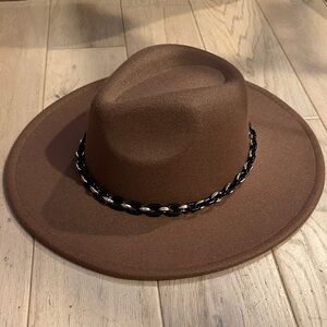 NWT Fedora Hat!  Chocolate Brown & Chain detail
